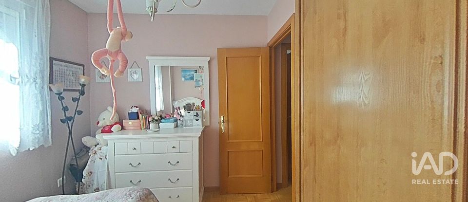 Pis 3 habitacions de 85 m² a Alcalá de Henares (28806)