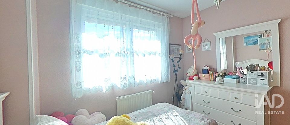 Pis 3 habitacions de 85 m² a Alcalá de Henares (28806)