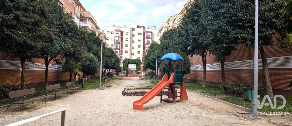 Pis 3 habitacions de 85 m² a Alcalá de Henares (28806)