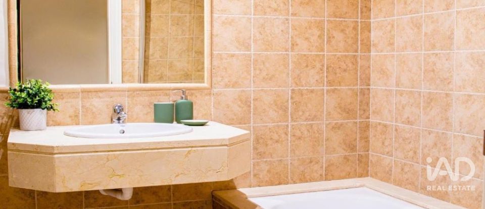 Piso 2 habitaciones de 128 m² en Cancelada (29688)