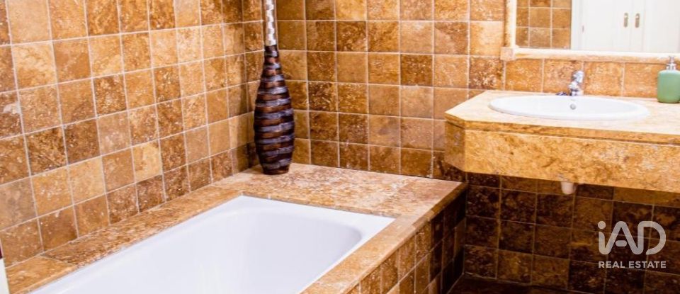 Piso 2 habitaciones de 128 m² en Cancelada (29688)