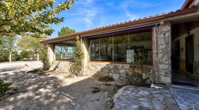 Country home 3 bedrooms of 572 m² in Elda (03600)