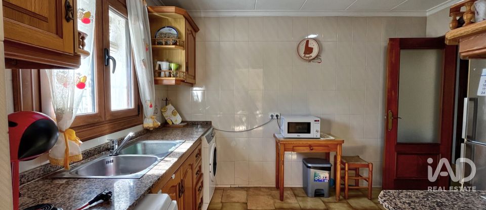 Casa rústica 3 habitacions de 572 m² a Elda (03600)