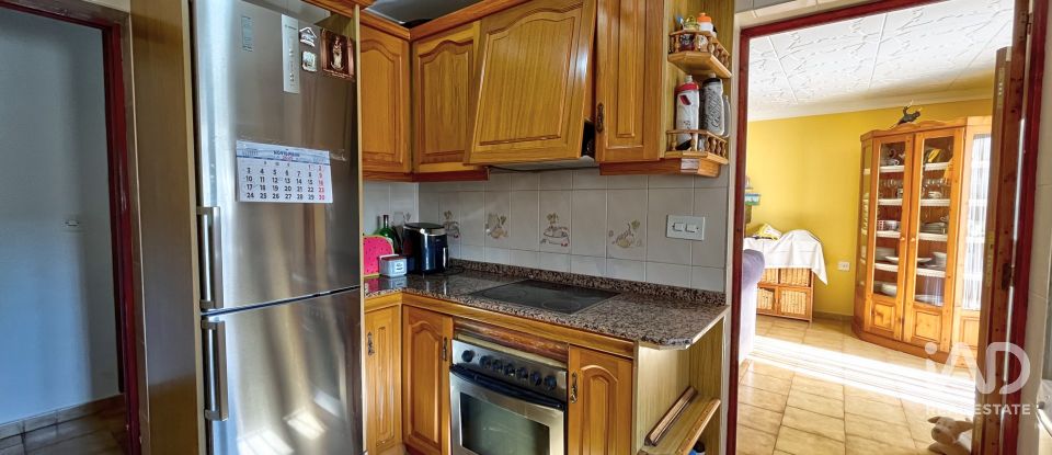 Casa rústica 3 habitacions de 572 m² a Elda (03600)