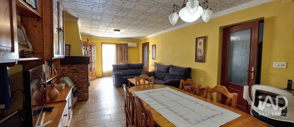 Casa rústica 3 habitacions de 572 m² a Elda (03600)