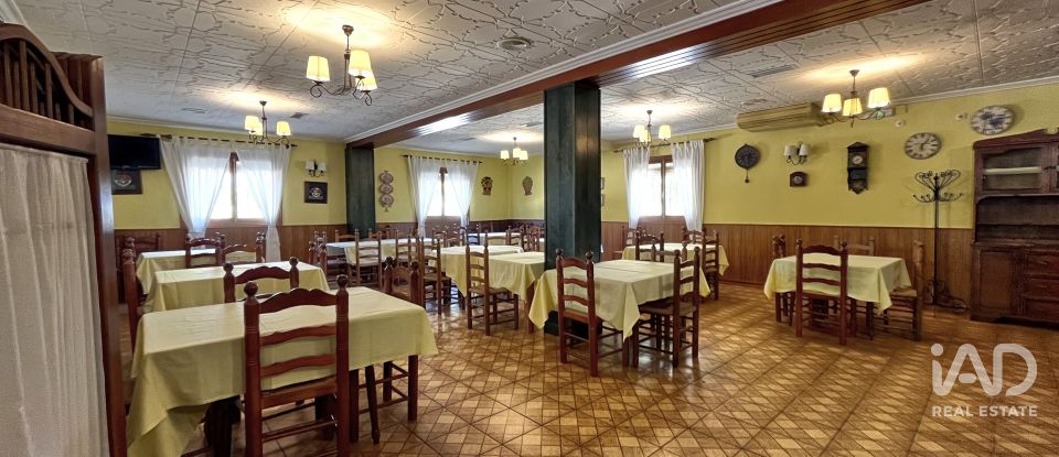 Casa rústica 3 habitacions de 572 m² a Elda (03600)