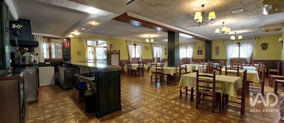 Casa rústica 3 habitacions de 572 m² a Elda (03600)