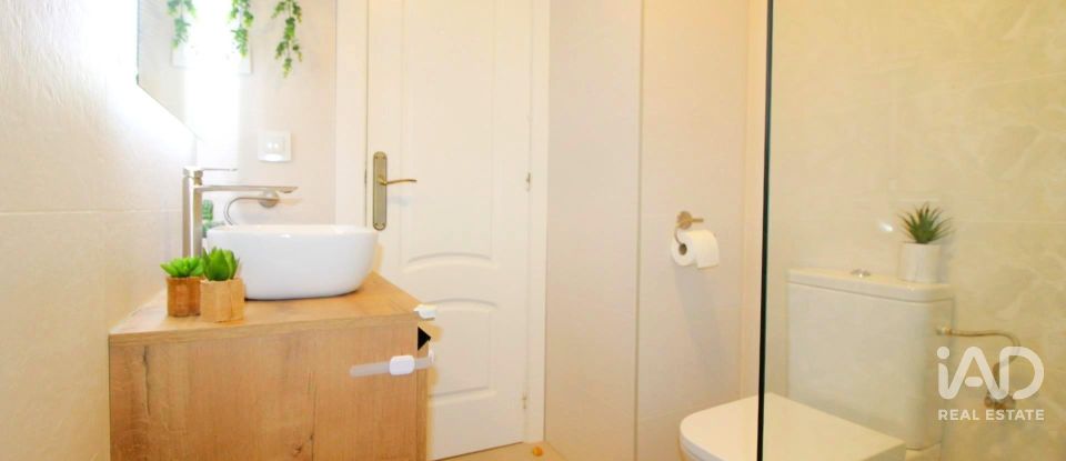 Piso 3 habitaciones de 84 m² en Torrevieja (03185)