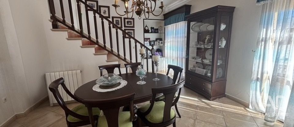 Vivienda unifamiliar  3 habitaciones de 393 m² en Lepe (21440)