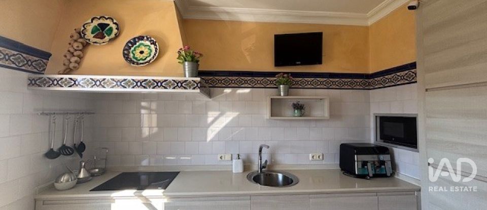 Vivienda unifamiliar  3 habitaciones de 393 m² en Lepe (21440)