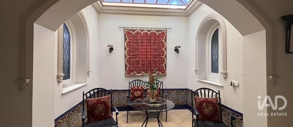 Vivienda unifamiliar  3 habitaciones de 393 m² en Lepe (21440)