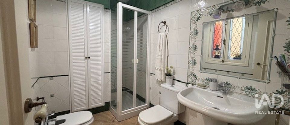 Vivienda unifamiliar  3 habitaciones de 393 m² en Lepe (21440)