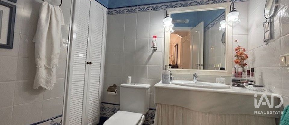 Vivienda unifamiliar  3 habitaciones de 393 m² en Lepe (21440)