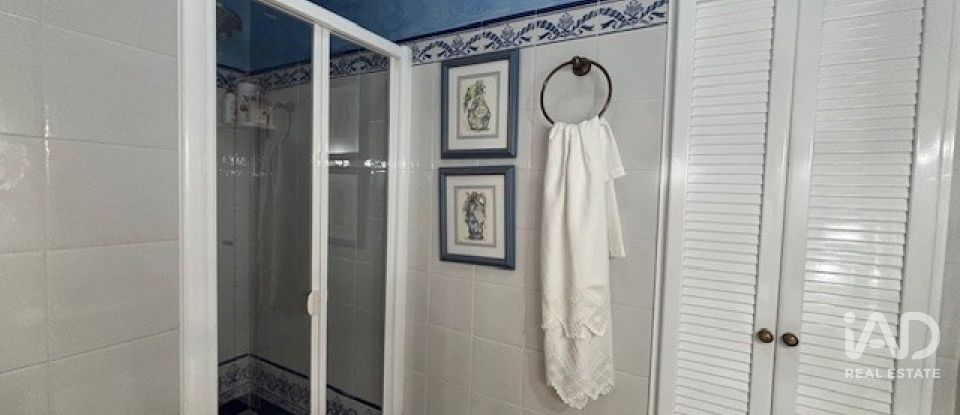 Vivienda unifamiliar  3 habitaciones de 393 m² en Lepe (21440)