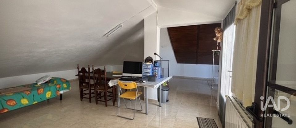 Vivienda unifamiliar  3 habitaciones de 393 m² en Lepe (21440)