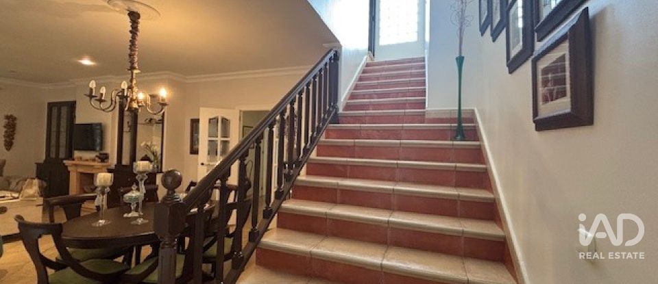 Vivienda unifamiliar  3 habitaciones de 393 m² en Lepe (21440)