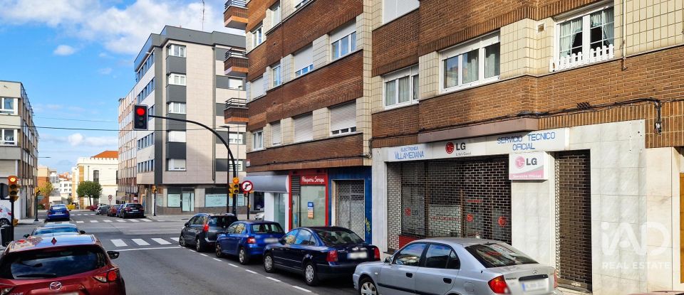 Botiga / Local comercial de 167 m² a Gijón (33204)
