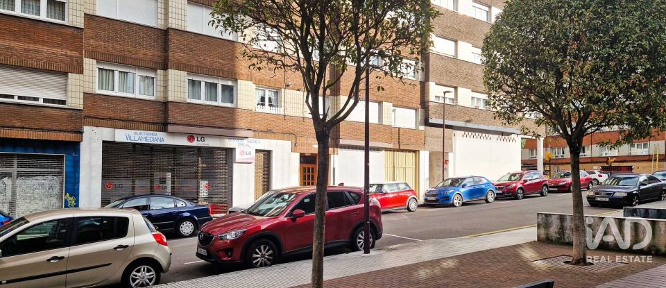 Botiga / Local comercial de 167 m² a Gijón (33204)