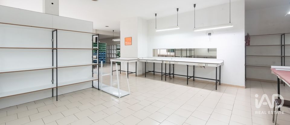 Botiga / Local comercial de 167 m² a Gijón (33204)