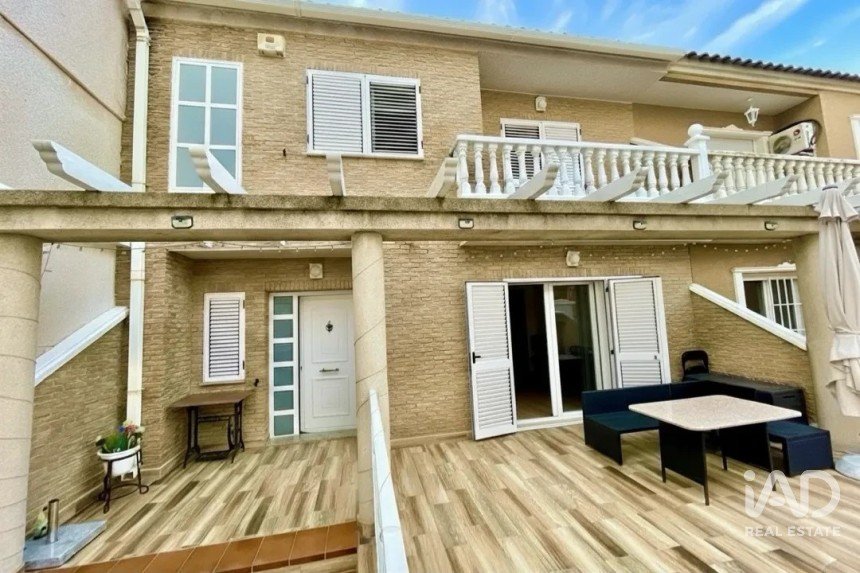 Casa 4 habitaciones de 289 m² en Llano de Brujas (30161)