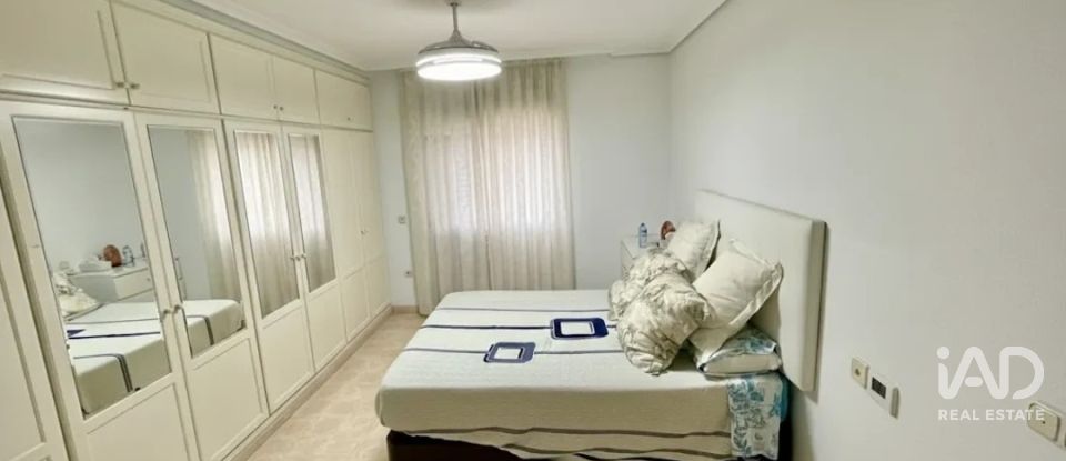 Casa 4 habitaciones de 289 m² en Llano de Brujas (30161)