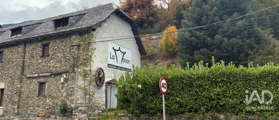 Edificio de 873 m² en Aubert (25537)