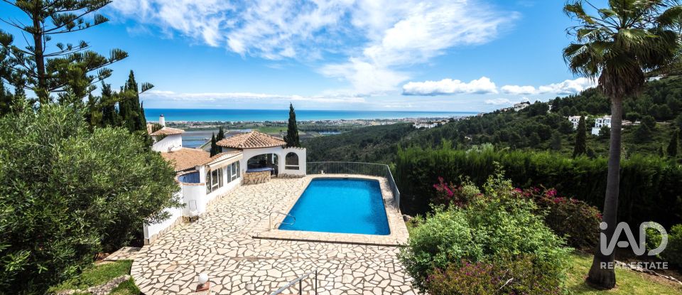 Chalet 4 habitaciones de 350 m² en Pego (03780)