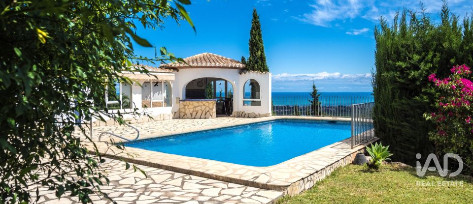 Chalet 4 habitaciones de 350 m² en Pego (03780)