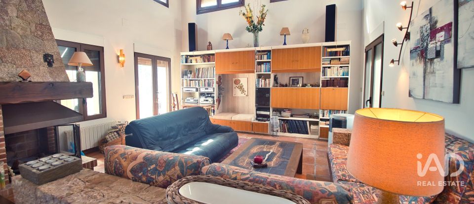 Chalet 4 habitaciones de 350 m² en Pego (03780)