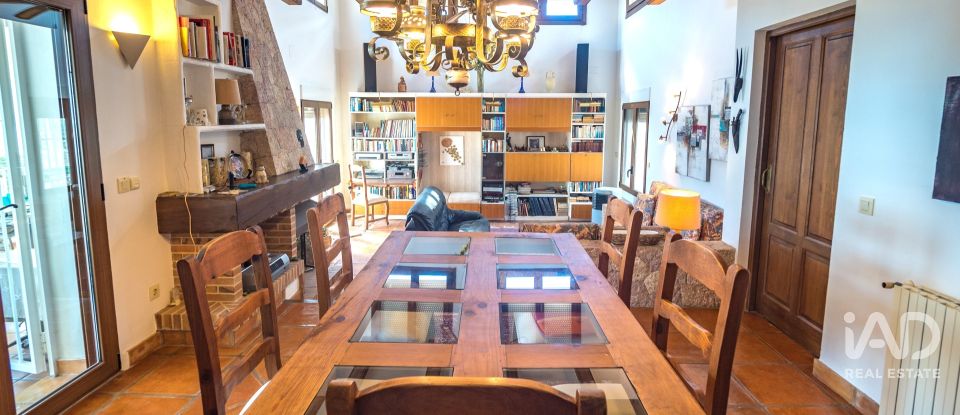 Chalet 4 habitaciones de 350 m² en Pego (03780)