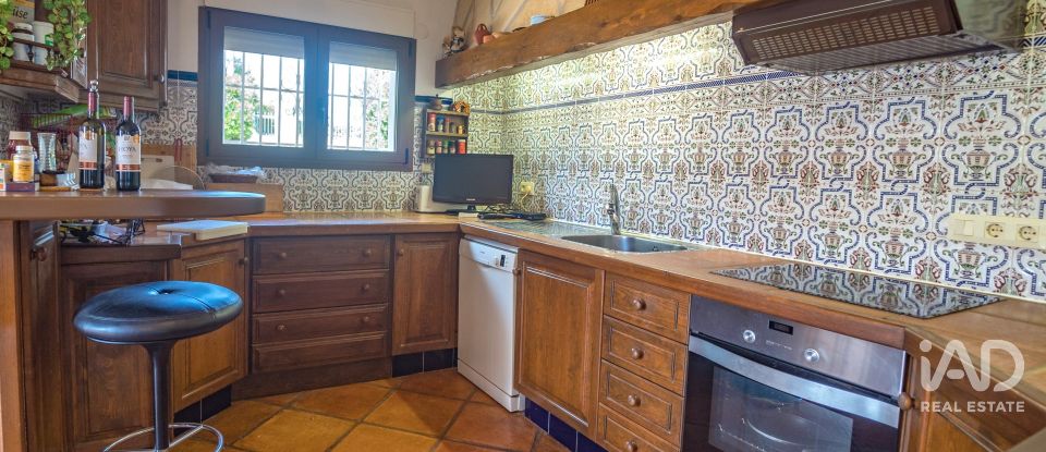 Chalet 4 habitaciones de 350 m² en Pego (03780)