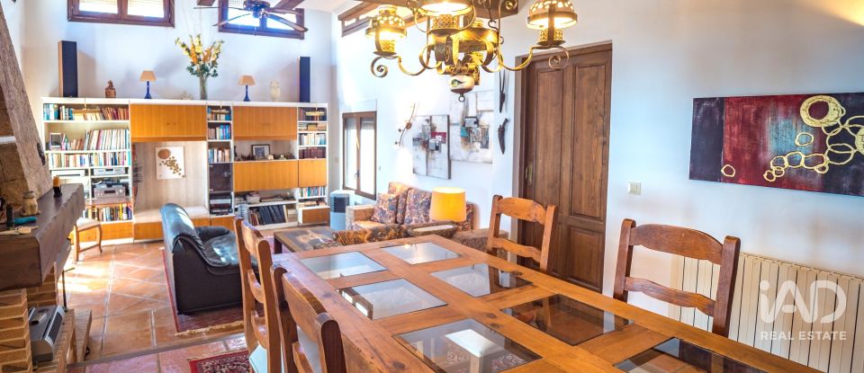 Chalet 4 habitaciones de 350 m² en Pego (03780)