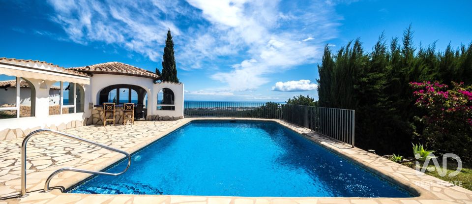 Chalet 4 habitaciones de 350 m² en Pego (03780)