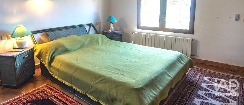 Chalet 4 habitaciones de 350 m² en Pego (03780)