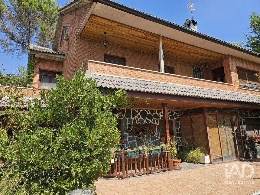 Casa 7 habitaciones de 351 m² en Villalbilla (28810)