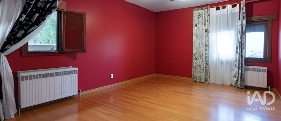 Casa 7 habitaciones de 351 m² en Villalbilla (28810)