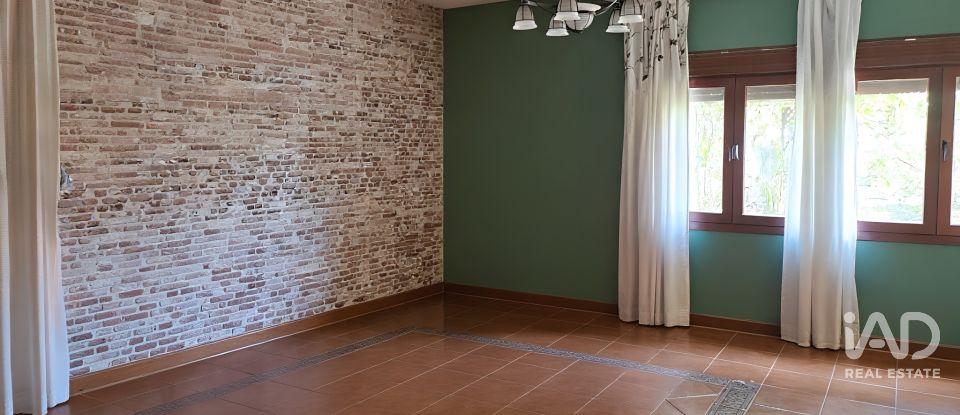 Casa 7 habitaciones de 351 m² en Villalbilla (28810)