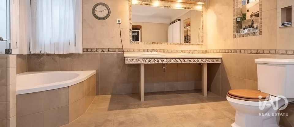 Casa 7 habitaciones de 351 m² en Villalbilla (28810)