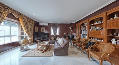 Casa 4 habitaciones de 391 m² en Chiclana de la Frontera (11130)