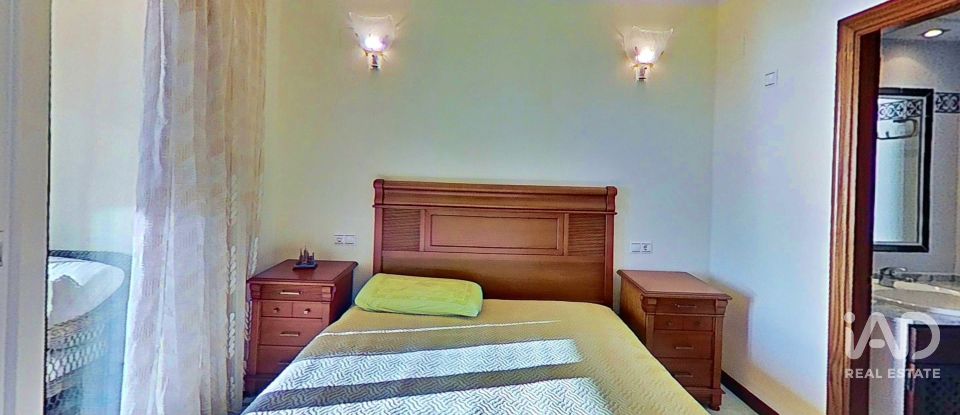 Piso 3 habitaciones de 107 m² en Torrevieja (03183)