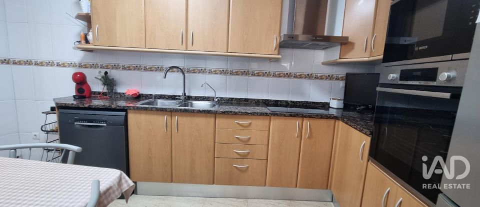 Casa 4 habitacions de 131 m² a Les Roquetes (08812)