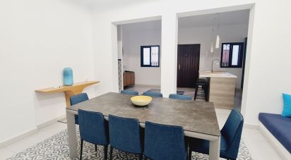 Casa de pueblo 4 habitaciones de 260 m² en Estepona (29680)