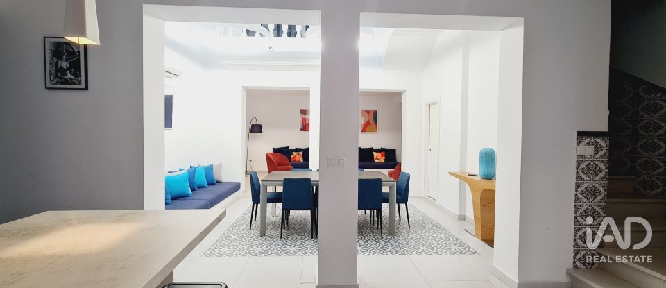 Casa de pueblo 4 habitaciones de 260 m² en Estepona (29680)