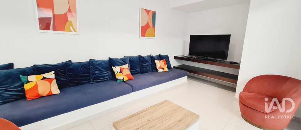 Casa de pueblo 4 habitaciones de 260 m² en Estepona (29680)