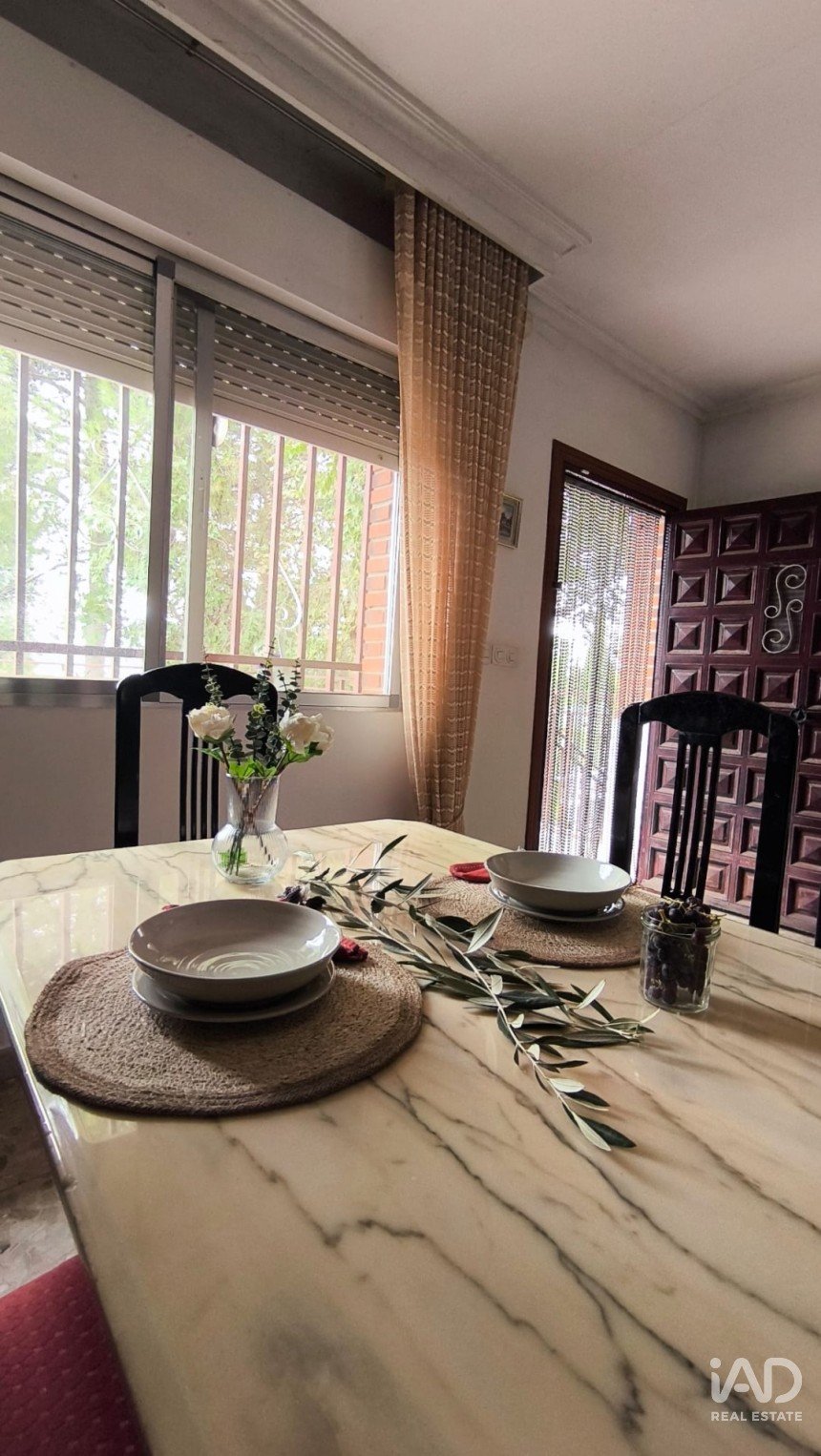 Habitatge unifamiliar  5 habitacions de 225 m² a Colmenar de Oreja (28380)