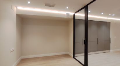 Shop / premises commercial of 60 m² in Barcelona (08006)
