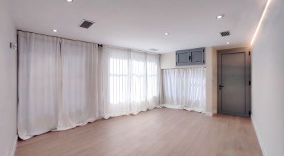 Shop / premises commercial of 67 m² in Barcelona (08006)