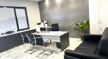 Shop / premises commercial of 103 m² in Pilas (41840)