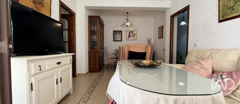 Pis 3 habitacions de 108 m² a La Antilla (21449)