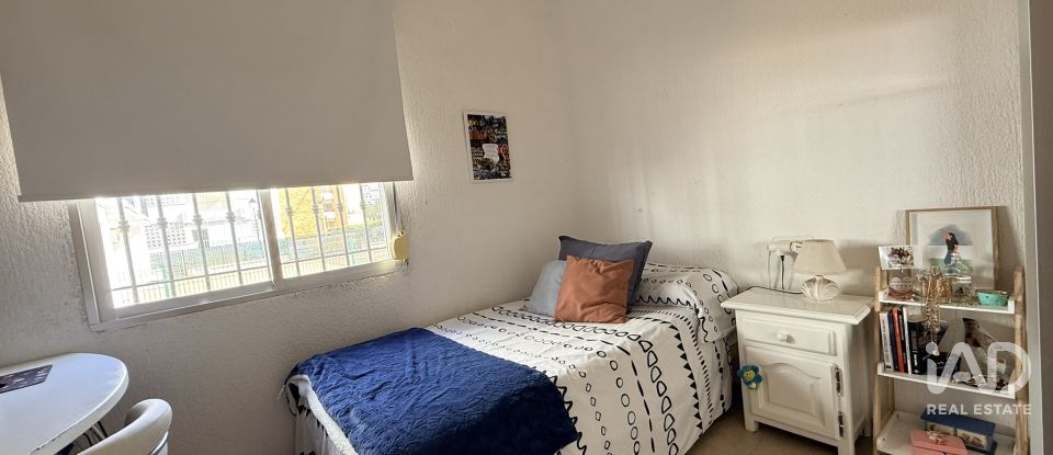 Pis 3 habitacions de 108 m² a La Antilla (21449)